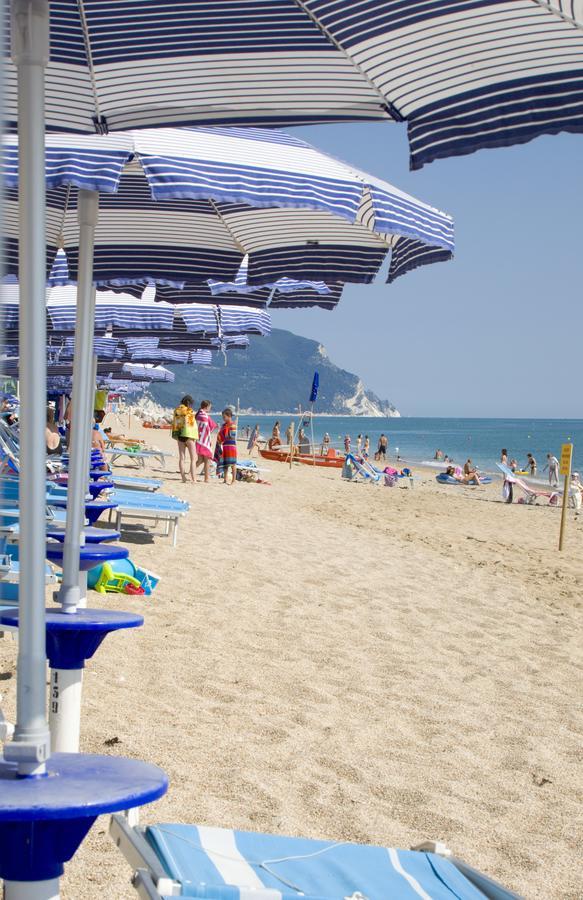 Villaggio Riva Musone Порто-Реканати Экстерьер фото